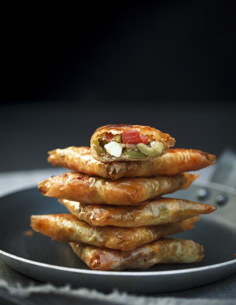 Pile de biscuits farcis dans un pot