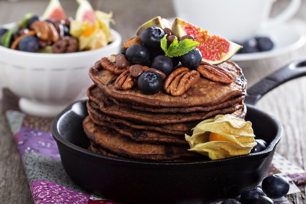 Pile de crêpes au chocolat