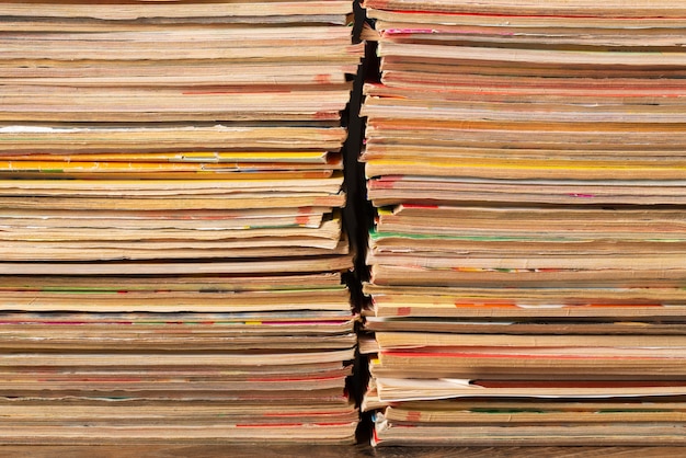 Photo gratuite pile de vieilles bandes de livres à venir