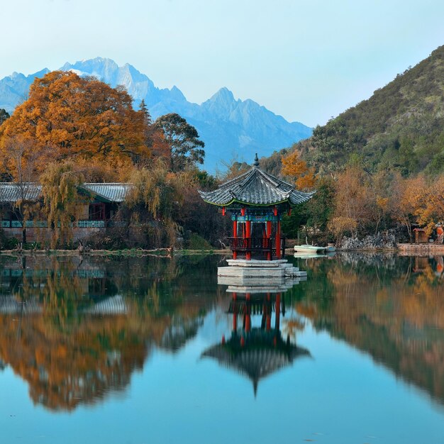 Piscine du Dragon noir à Lijiang, Yunnan, Chine.