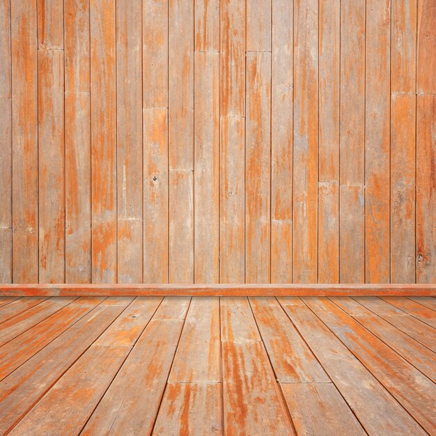 plancher en bois avec mur en bois