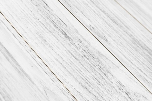 Plancher en bois peint en blanc