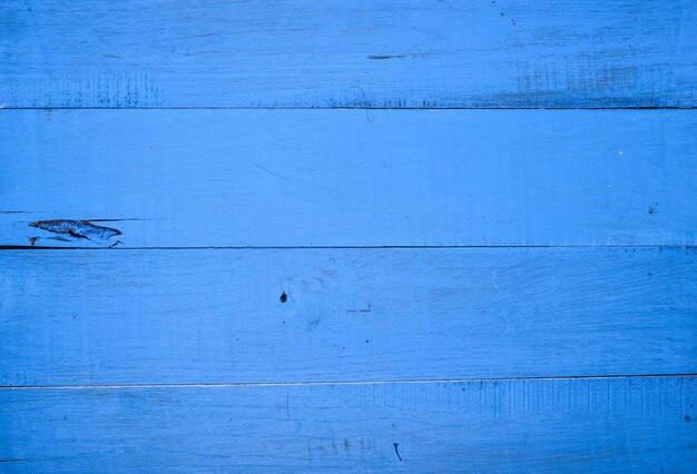 planches en bois bleu