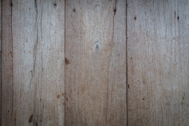 planches de bois verticales avec des marques d&#39;ongles