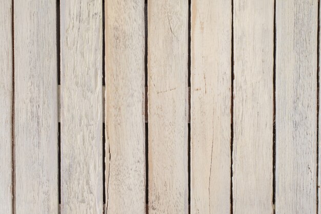 Des planches de bois