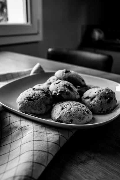 Plateau de cookies aux pépites de chocolat