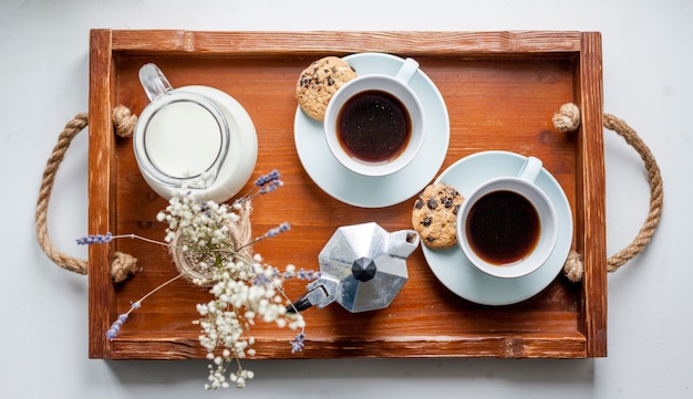 Plateau de petit déjeuner