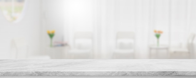 Plateau de table en pierre de marbre blanc vide et bannière de restaurant intérieur de fenêtre en verre flou maquette abstrait - peut être utilisé pour l'affichage ou le montage de vos produits.