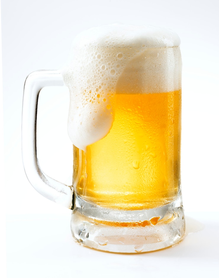 Photo gratuit png de bière pression dans une tasse