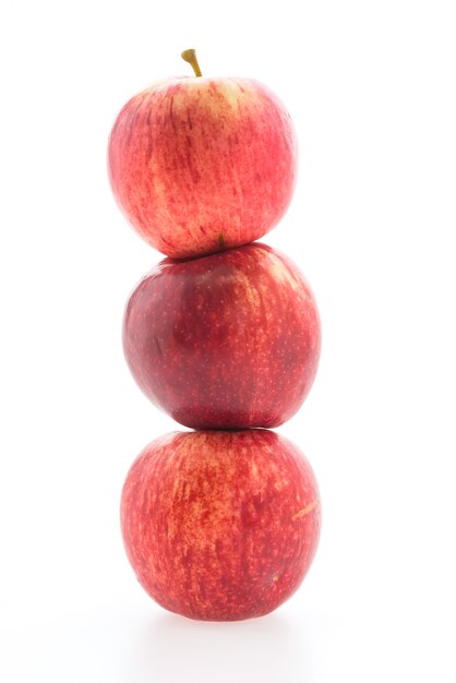 Pomme rouge isolée