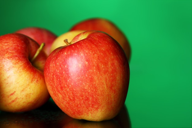 Photo gratuite pommes fraîches et savoureuses