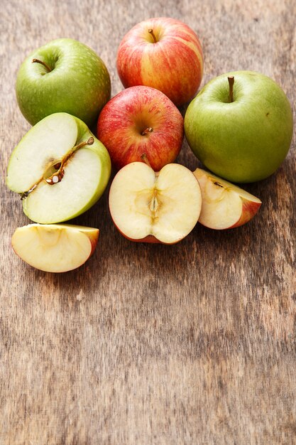 Pommes sur la table