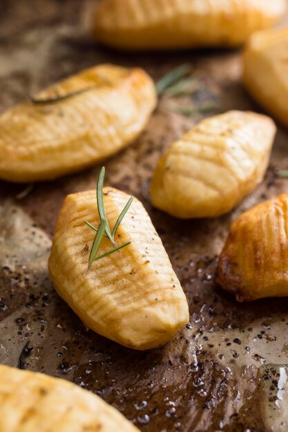 Pommes de terre cuites délicieuses à angle élevé