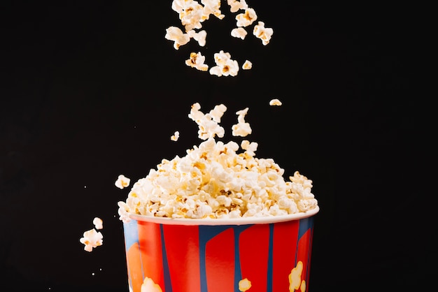 Photo gratuite popcorn, voler, seau