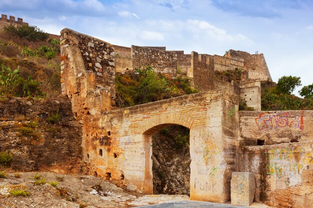 Porte au château abandonné de Sagunto