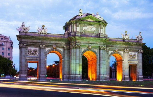 Porte de Tolède dans la soirée. Madrid