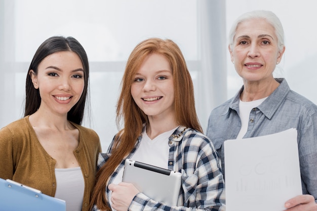 Photo gratuite portrait d'amis femmes ensemble