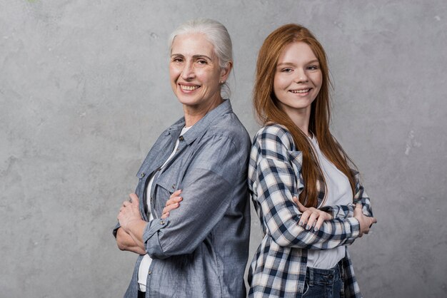 Portrait, de, amis femmes, sourire