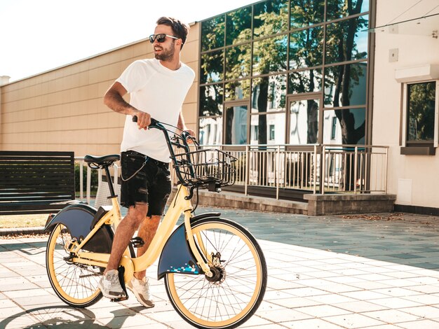 Portrait De Beau Modèle Lambersexual Hipster élégant Souriant