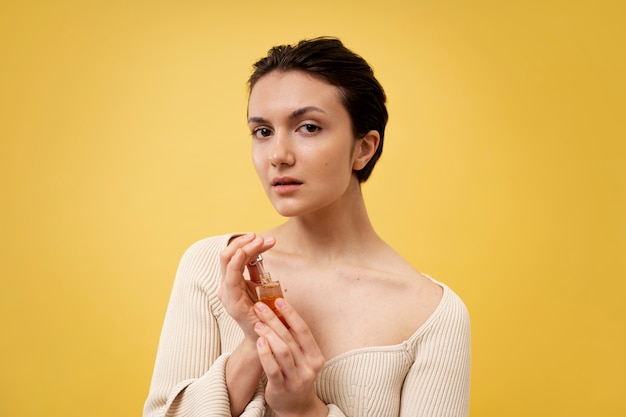 Photo gratuite portrait de beauté du jeune adulte