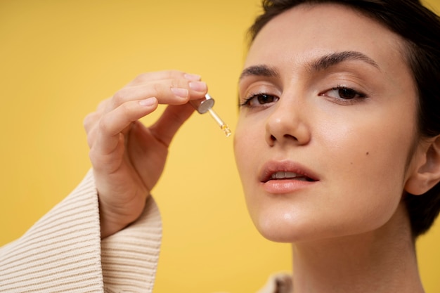 Portrait de beauté du jeune adulte