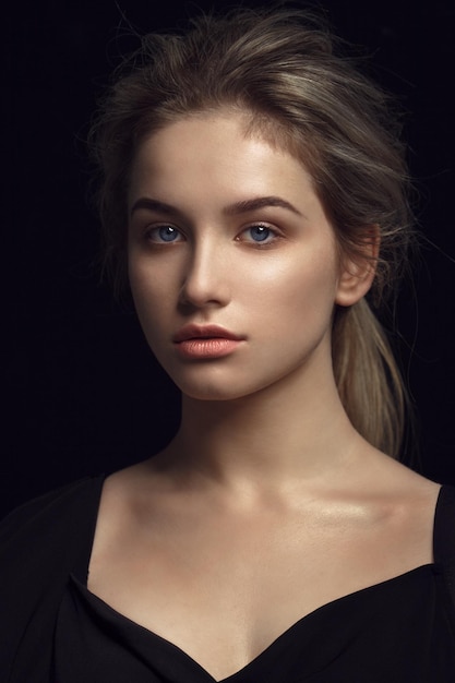 Portrait de beauté du visage féminin