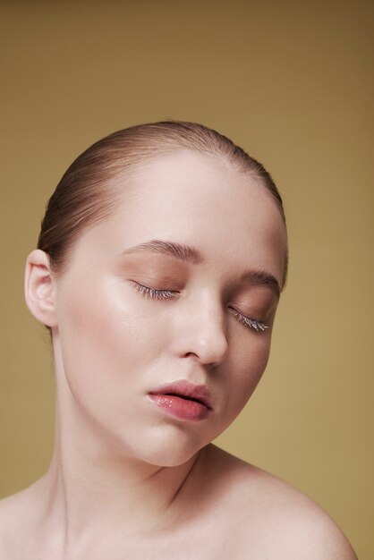 Portrait de beauté de jeune femme