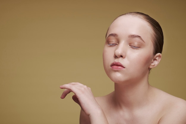 Portrait de beauté de jeune femme