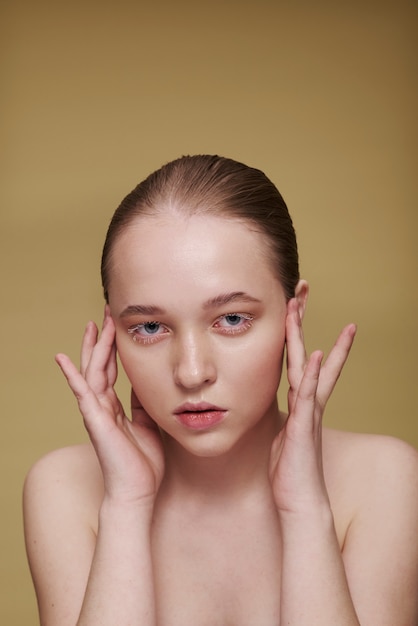 Portrait de beauté de jeune femme