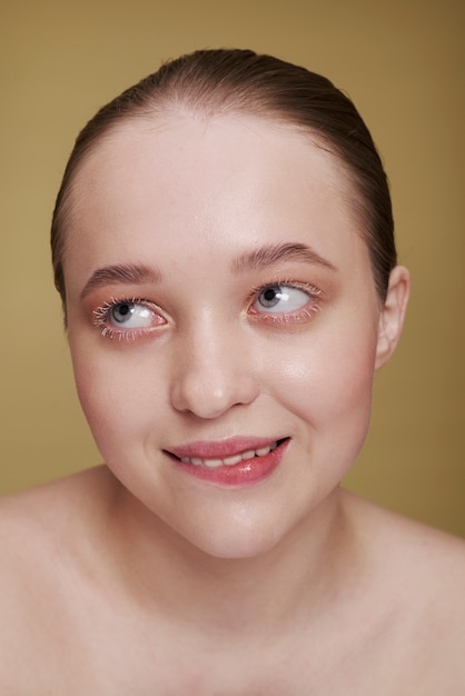 Portrait de beauté de jeune femme