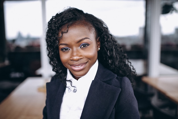 Portrait d&#39;une belle femme afro-américaine