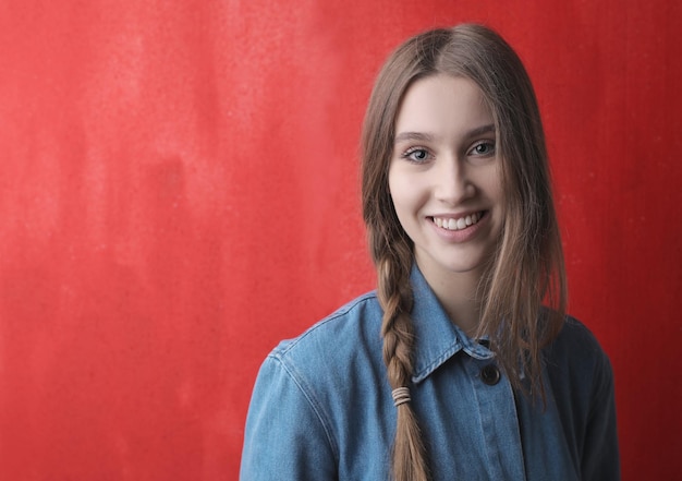 Portrait d&#39;une belle jeune femme