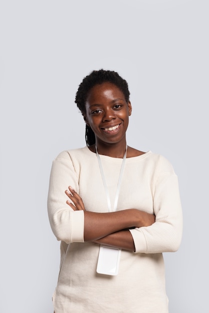 Portrait de bénévole qui a organisé des dons pour la charité