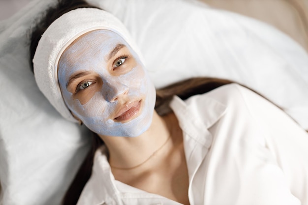 portrait de cosmétologie de jolie femme