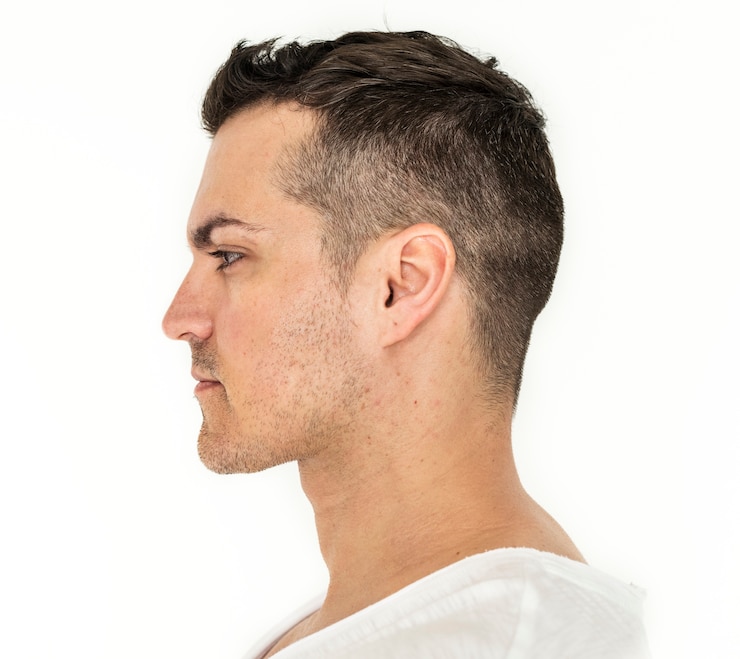 Photo gratuit portrait de côté de l&#39;homme blanc