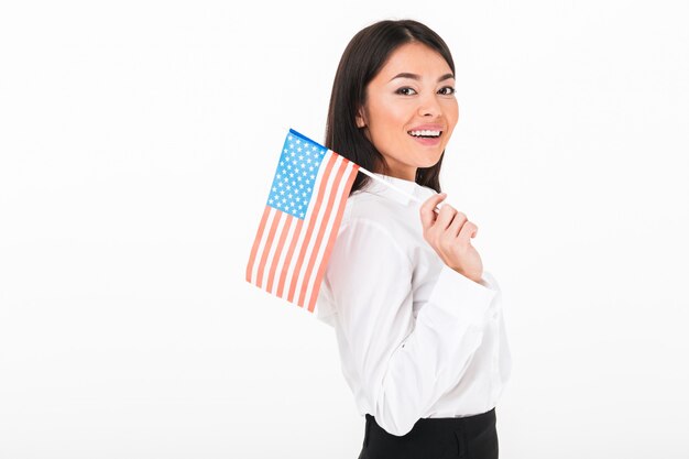 Portrait d'une femme d'affaires asiatique joyeuse