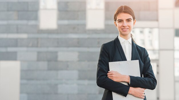 Portrait de femme d&#39;affaires moderne