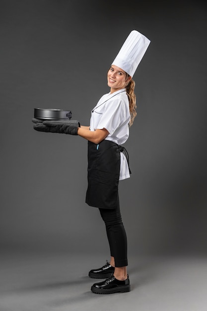 Portrait femme chef avec pan