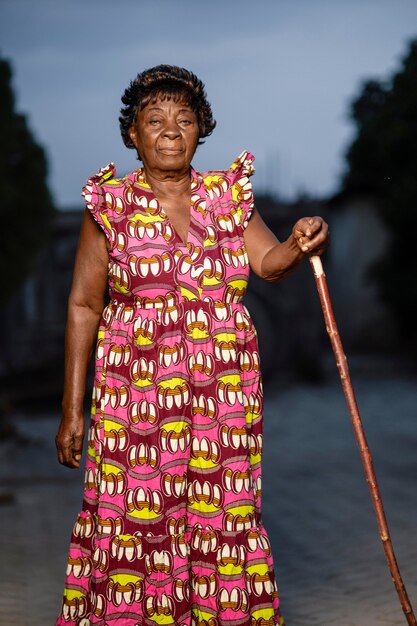 Portrait de femme senior africaine