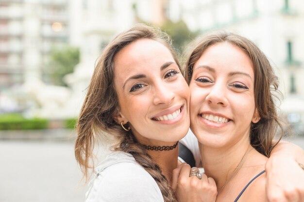 Portrait de femme souriante