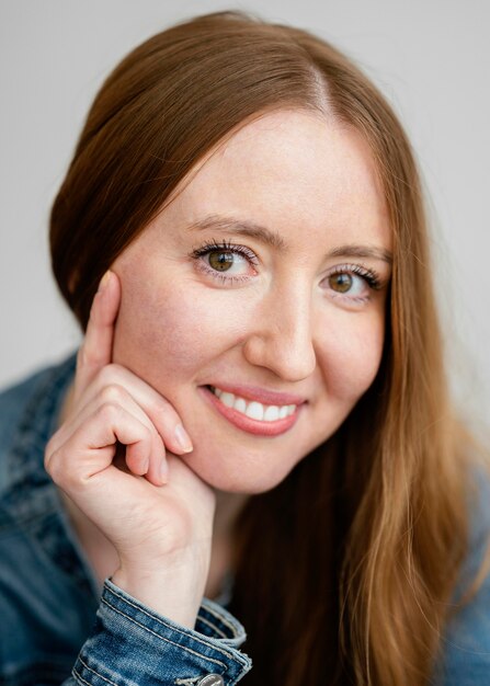 Portrait de femme souriante