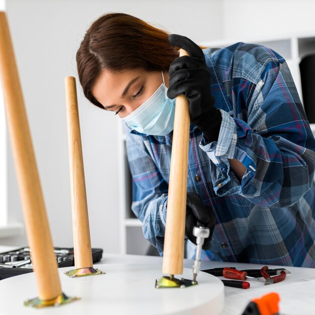 Portrait de femme travaillant