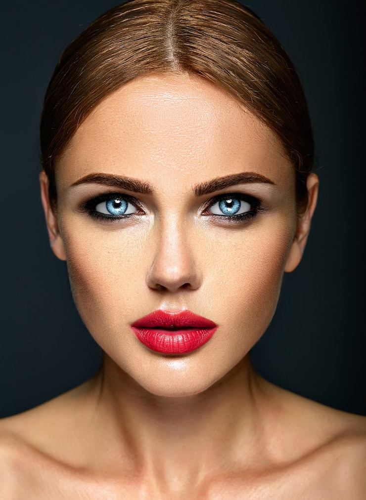 Photo gratuit portrait glamour sensuel de la belle femme modèle femme avec un maquillage quotidien frais