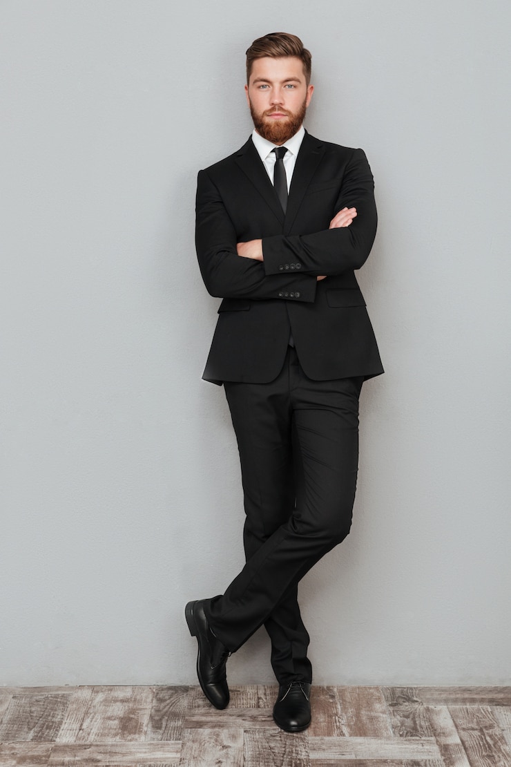 Photo gratuit portrait d'un homme d'affaires prospère beau