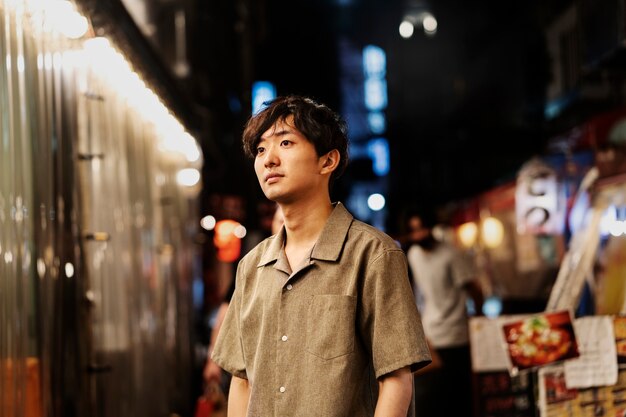 Portrait d'homme dans la ville