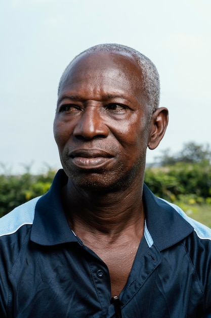 Portrait d'homme senior africain