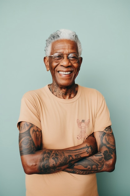 Portrait d'homme avec des tatouages corporels