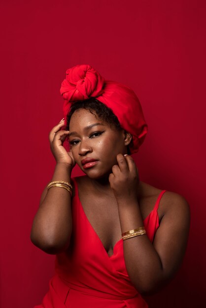 portrait, de, jeune, belle femme, à, robe rouge