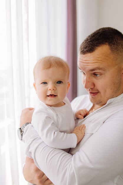 Portrait d'une jeune famille