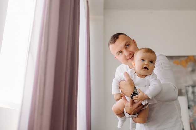 Portrait d'une jeune famille